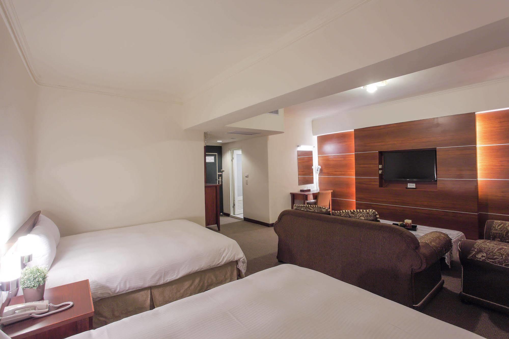 Ful Won Hotel Taichung Exterior foto